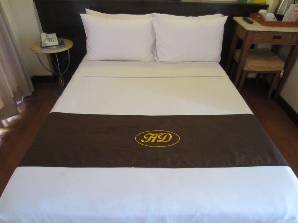 Dominique Hotel Tagaytay City Exterior photo